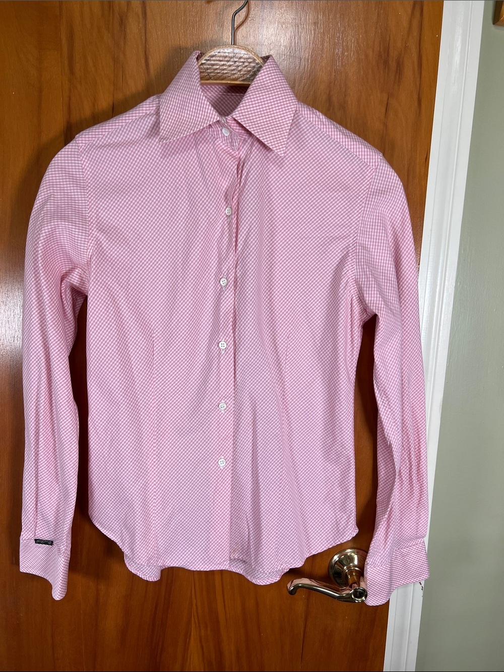 Women's Pink Patterned Button-Down Shirt - Classic Collared Style